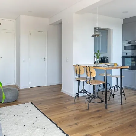 Spacious Campo D'ourique With Ac